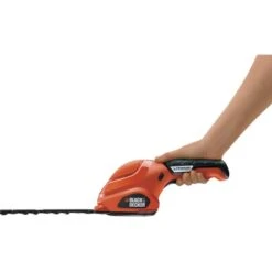 Black & Decker BLACK+DECKER Akku-Strauchschere GSL300 -ALTERNATE BLACK DECKER Akku Strauchschere GSL300@@9whdeb08 1