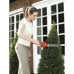 Black & Decker BLACK+DECKER Akku-Strauchschere GSL300 -ALTERNATE BLACK DECKER Akku Strauchschere GSL300@@9whdeb08 4