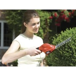 Black & Decker BLACK+DECKER Akku-Strauchschere GSL300 -ALTERNATE BLACK DECKER Akku Strauchschere GSL300@@9whdeb08 5