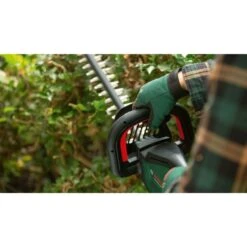 Bosch Akku-Heckenschere Universal HedgeCut 36V-65-28 Solo -ALTERNATE Bosch Akku Heckenschere Universal HedgeCut 36V 65 28 solo@@1827570 3