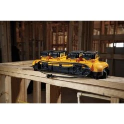 DEWALT Vierfach-Schnelladegerät DCB104 -ALTERNATE DEWALT Vierfach Schnelladeger t DCB104@@1562156 11