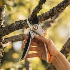 Fiskars Plus Bypass-Gartenschere Metall P531 -ALTERNATE Fiskars Plus Bypass Gartenschere Metall P531@@1813965 3