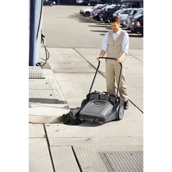 Kärcher Kehrmaschine KM 70/30 C Bp Pack 2 Kärcher Kehrmaschine KM 70/30 C Bp Pack – Bild 2