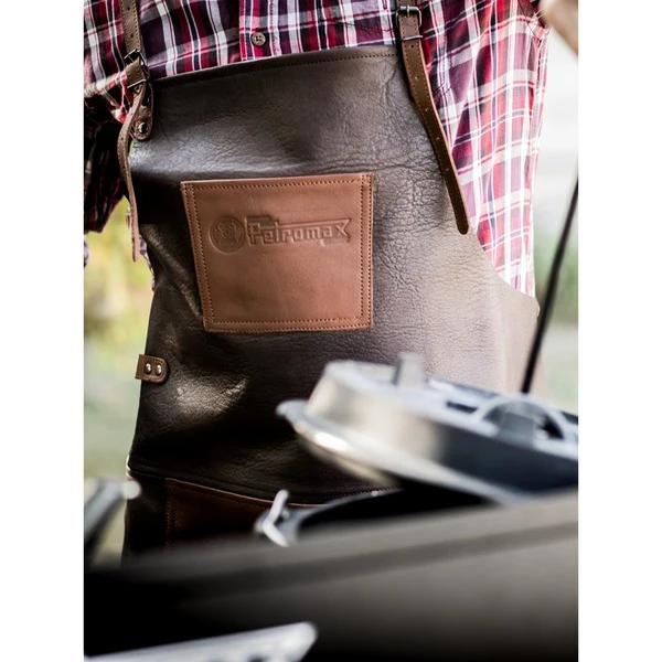 Petromax Büffelleder-Schürze Mit Nackenschlaufe 6 Petromax Büffelleder-Schürze Mit Nackenschlaufe – Bild 6