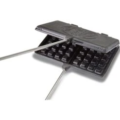 Petromax Waffeleisen, Langer Stiel, Backform (schwarz/holz, Für 2 Waffeln) -ALTERNATE Petromax Waffeleisen langer Stiel Backform@@9ggzzp45 2