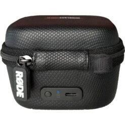 Rode Microphones Wireless GO II Charge Case, Powerbank (schwarz, Für Zwei Sender Und Einen Empfänger) -ALTERNATE Rode Microphones Wireless GO II Charge Case Powerbank@@100008567 2