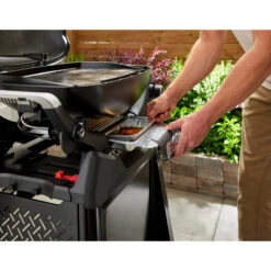 Weber Gasgrill Q 2200N Mit Premium-Rollwagen (schwarz, 4,10 KW, Mit Seitentischen) -ALTERNATE Weber Gasgrill Q 2200N mit Premium Rollwagen@@100108665 7