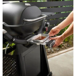 Weber Gasgrill Q 3200N+ Mit Premium-Rollwagen (schwarz, 6,44 KW, Mit Seitentischen) -ALTERNATE Weber Gasgrill Q 3200N mit Premium Rollwagen@@100108667 5